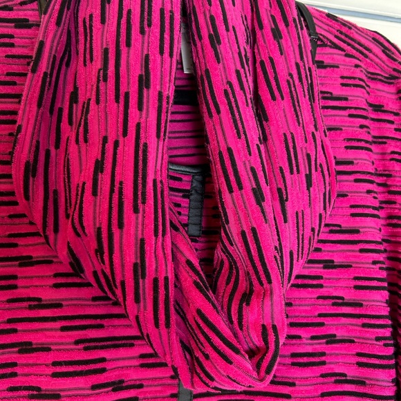 Multiples Textured Fuchsia Tunic with removeable infinity scarf, Size 1X    NWOT - Picture 6 of 13
